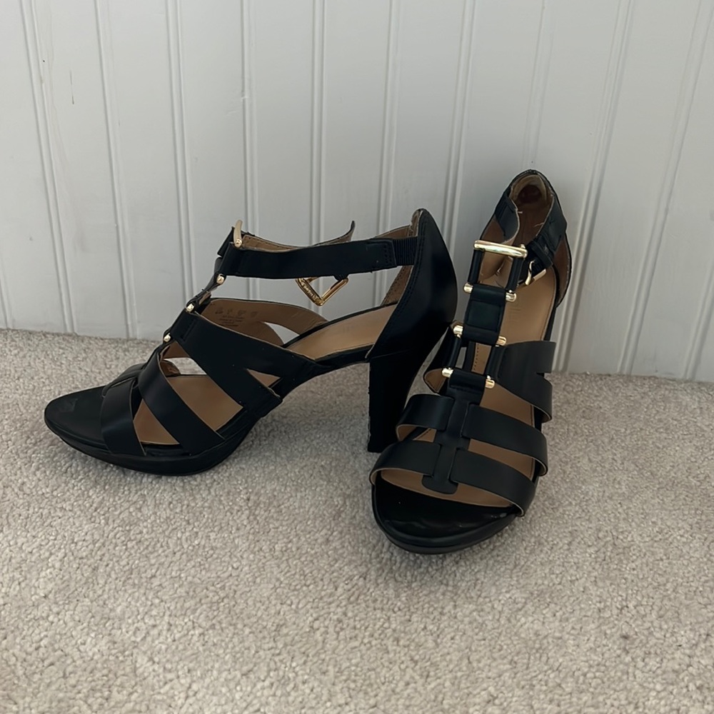 Adorable black heels